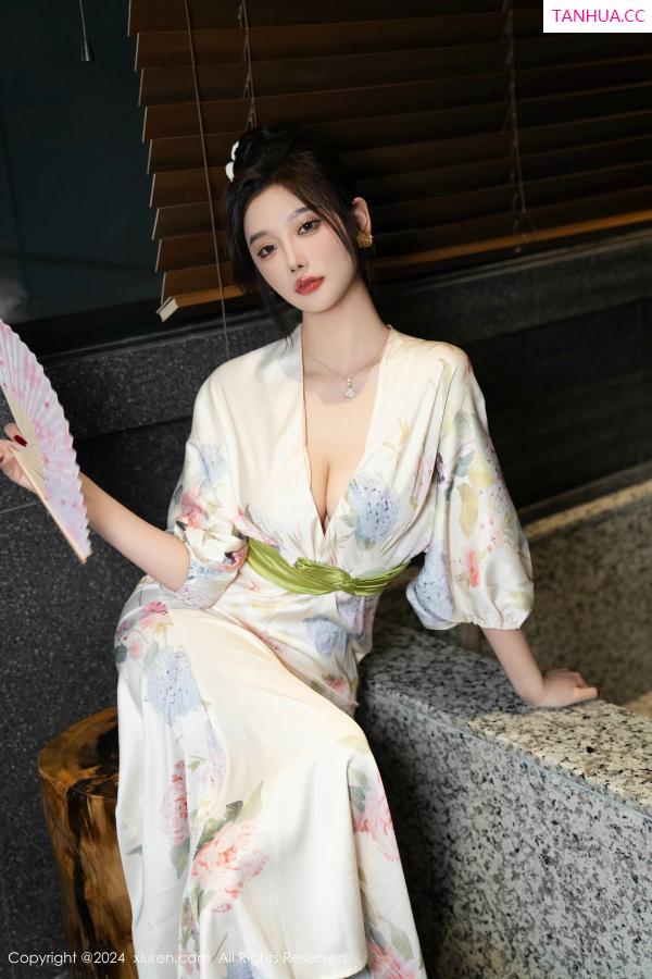 杨晨晨 sugar小甜心CC [XiuRen]高清写真图 2024.11.19 No.9470 杨晨晨Yome 丝袜美腿第25张图片